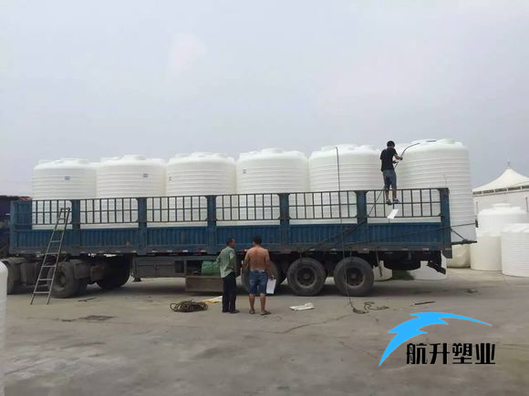20吨食品塑料水箱发往万年工业园区